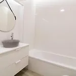 #048 Sunrise Pool & Bright Space Apartment *